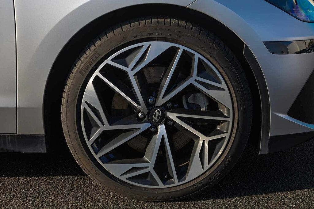 Hyundai Ioniq 6 E 228Ps Premium 77Kwh Single Motor Rwd AV74KZX Gold #5