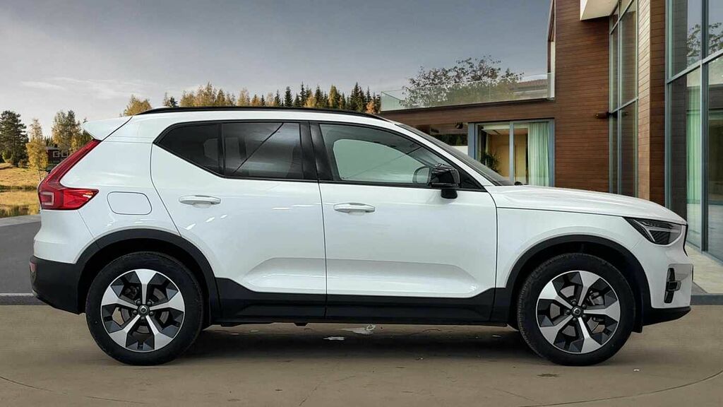 Volvo XC40 Plus, B3 Mild Hybrid, Dark OE74USZ White #2