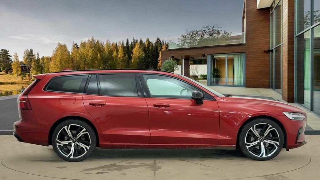 Volvo V60 Plus, B4 Mild Hybrid, Dark RF74AJX Red #2