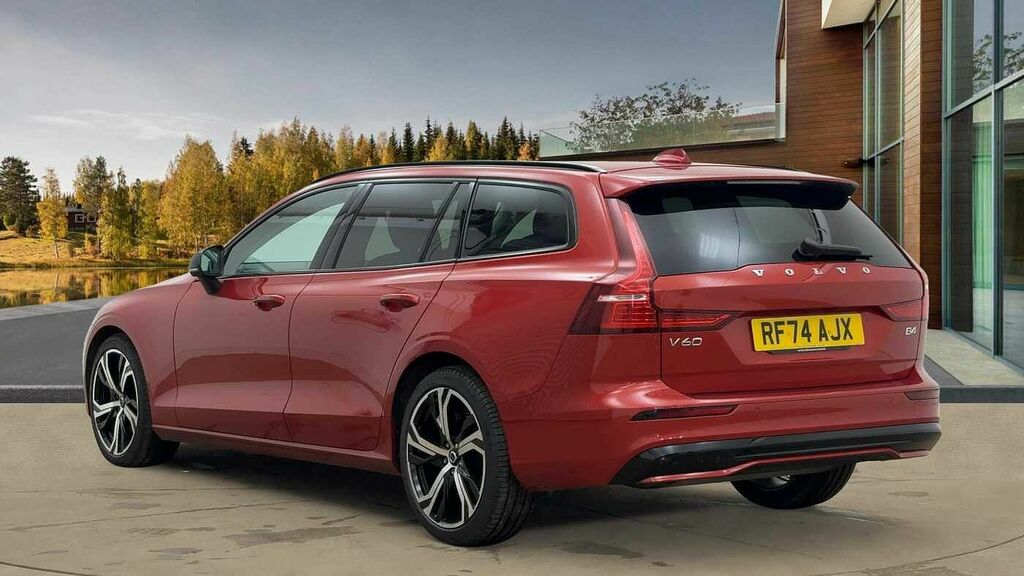 Volvo V60 Plus, B4 Mild Hybrid, Dark RF74AJX Red #5