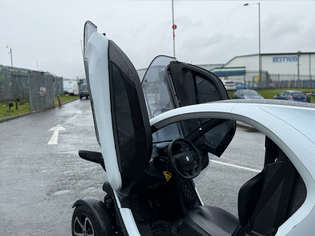 Renault Twizy Twizy 13Kw Technic Coupe White #12