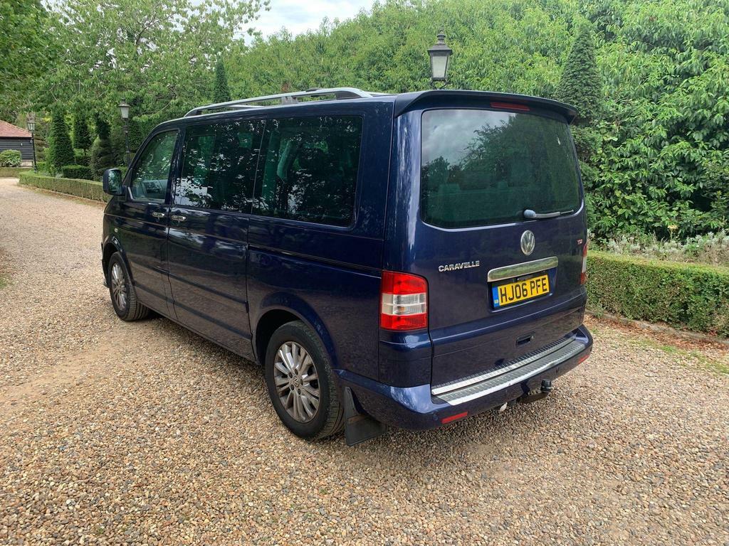 Volkswagen Caravelle Mpv Black #2