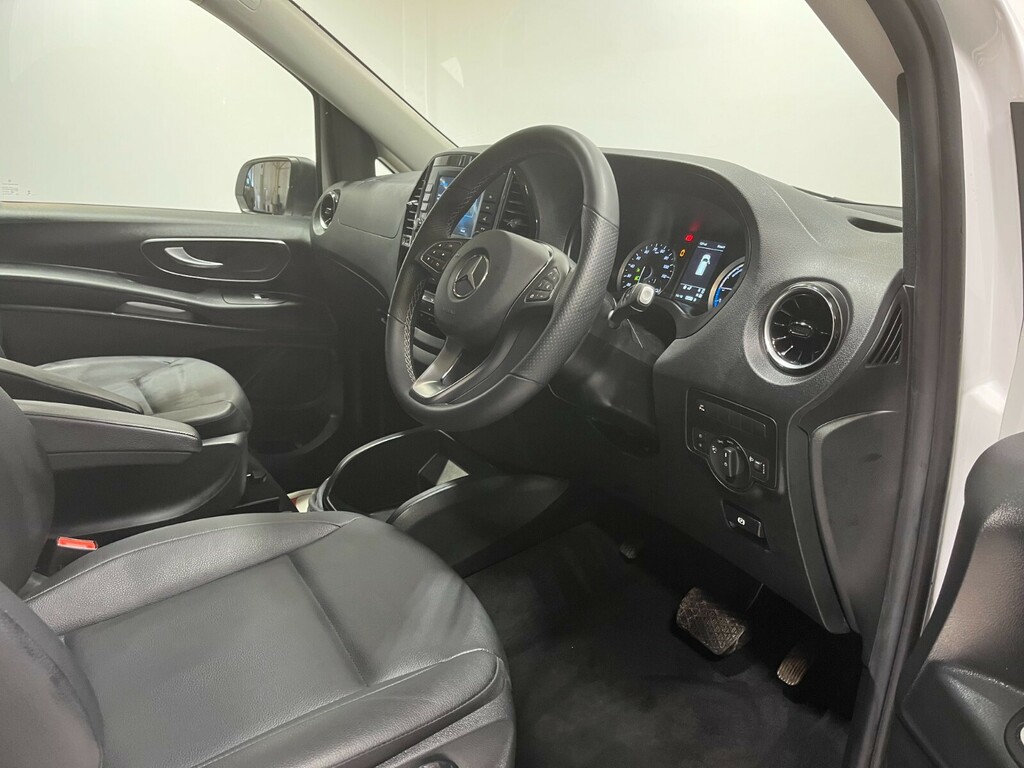 Mercedes-Benz Vito Tourer Premium L3 White #4