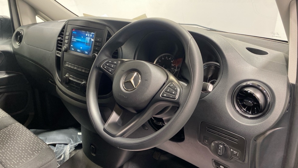 Mercedes-Benz eVito Mpv White #4