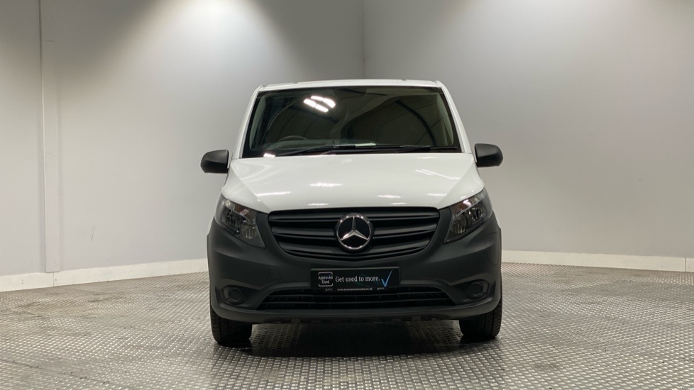Mercedes-Benz eVito 66 Progressive L2 White #2