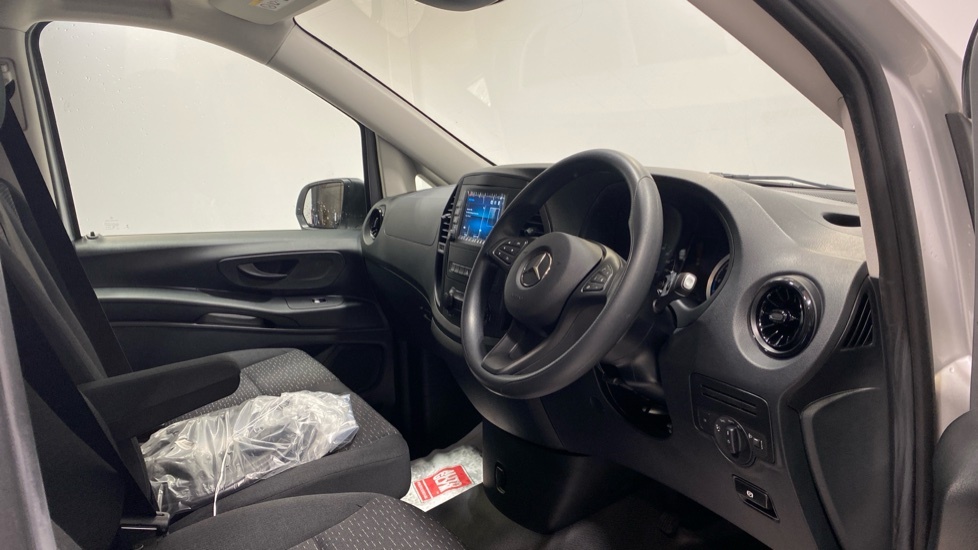 Mercedes-Benz eVito 66 Progressive L2 Silver #5