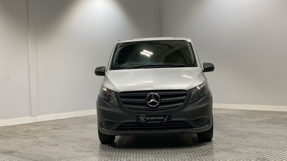 Mercedes-Benz eVito 66 Progressive L2 Silver #2