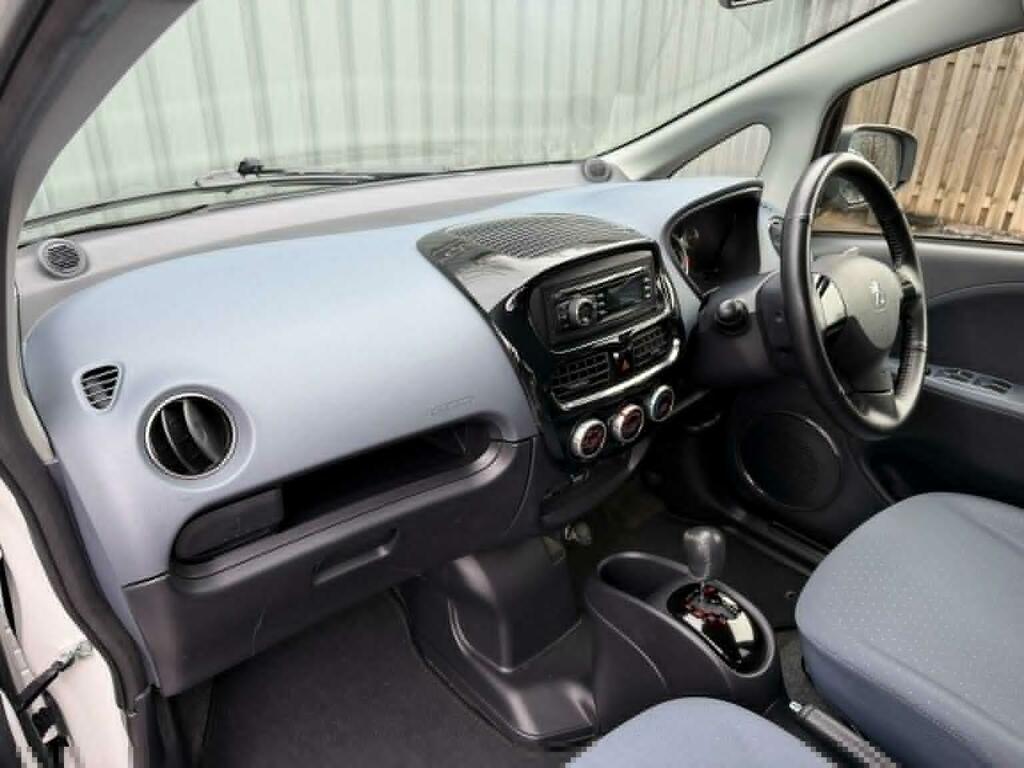 Peugeot ION Hatchback 201616 White #17