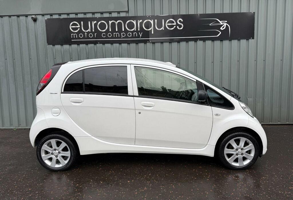 Peugeot ION Hatchback 201616 White #2