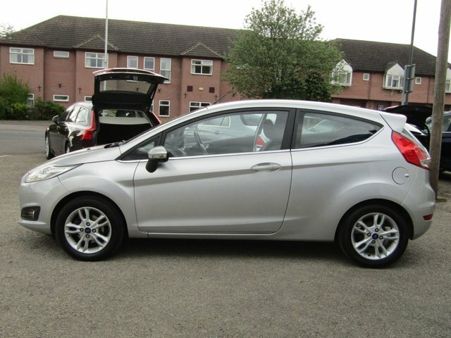 Ford Fiesta 2015 1.0 Zetec 99 Bhp VE65UXU Silver #5