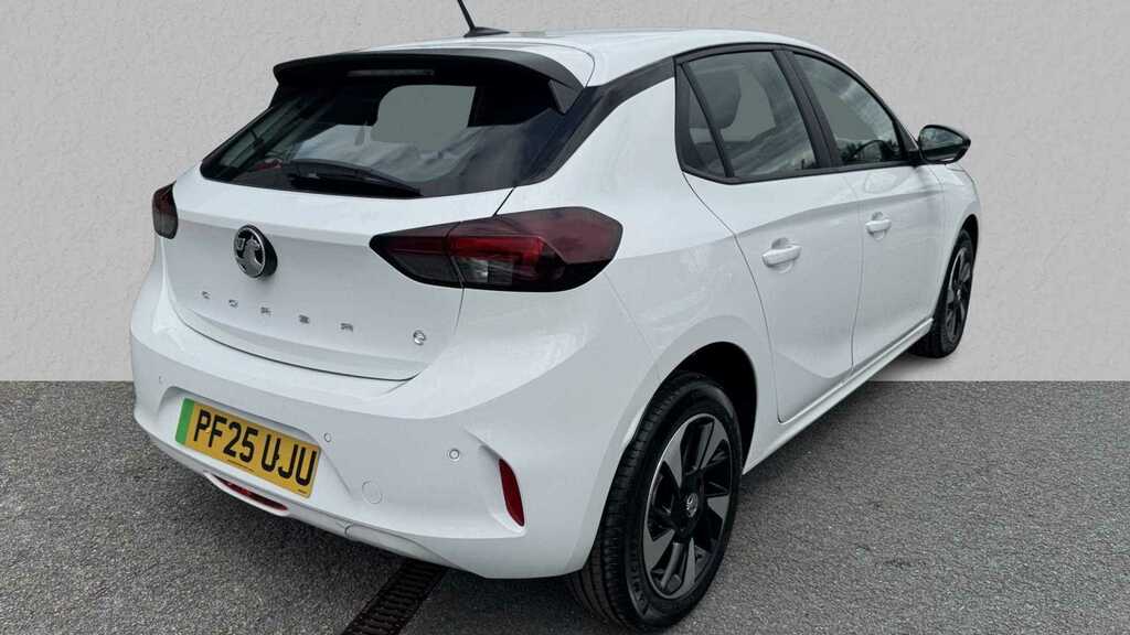 Vauxhall Corsa-e 100Kw Design 50Kwh 2025 PF25UJU White #4