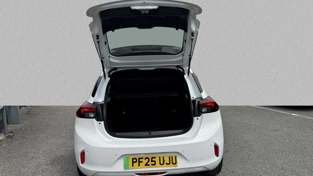 Vauxhall Corsa-e 100Kw Design 50Kwh 2025 PF25UJU White #6
