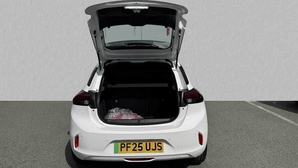 Vauxhall Corsa-e 100Kw Design 50Kwh 2025 PF25UJS White #6