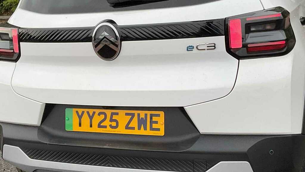 Citroen C3 83Kw Max 44Kwh 2025 YY25ZWE White #6