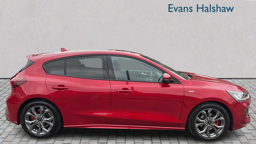 Ford Focus 1.0 Ecoboost Hybrid Mhev St-line 2025 MH74TWX Red #3