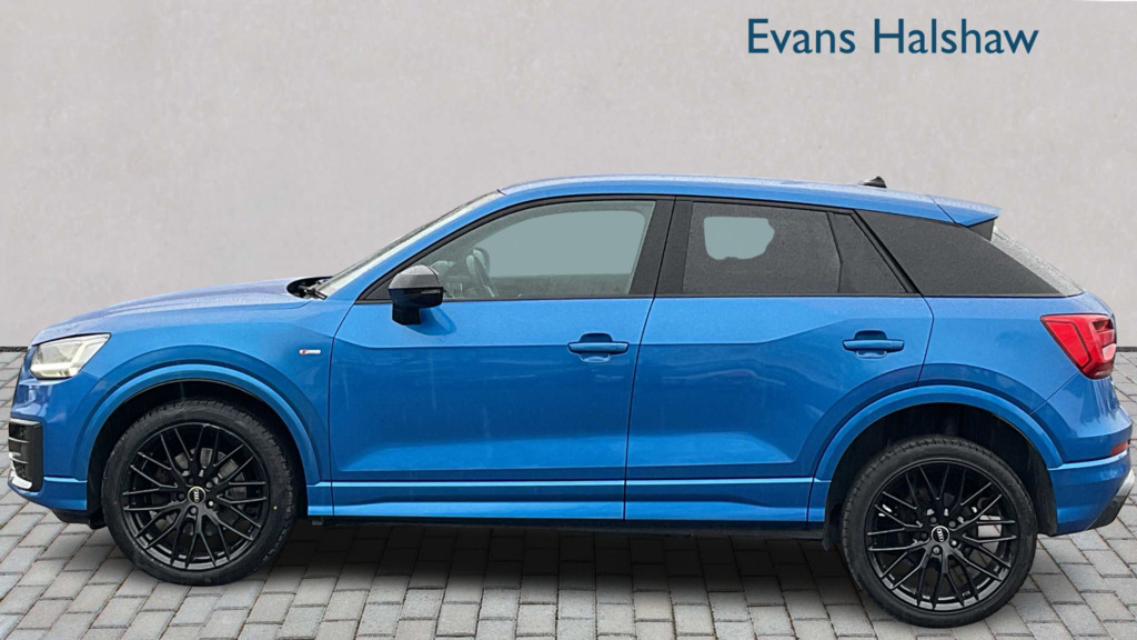 Audi Q2 30 Tdi Black Edition 2019 DO69LKG Blue #3