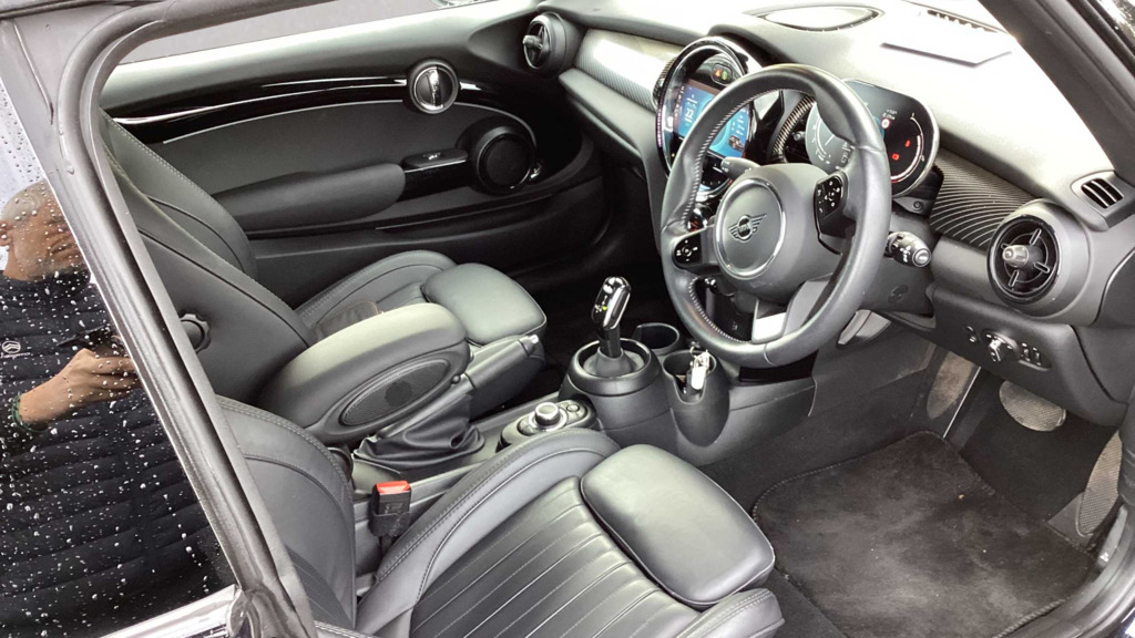 Mini Hatch 2.0 Cooper S Resolute Edition Premium 202 VN23GJJ Black #2