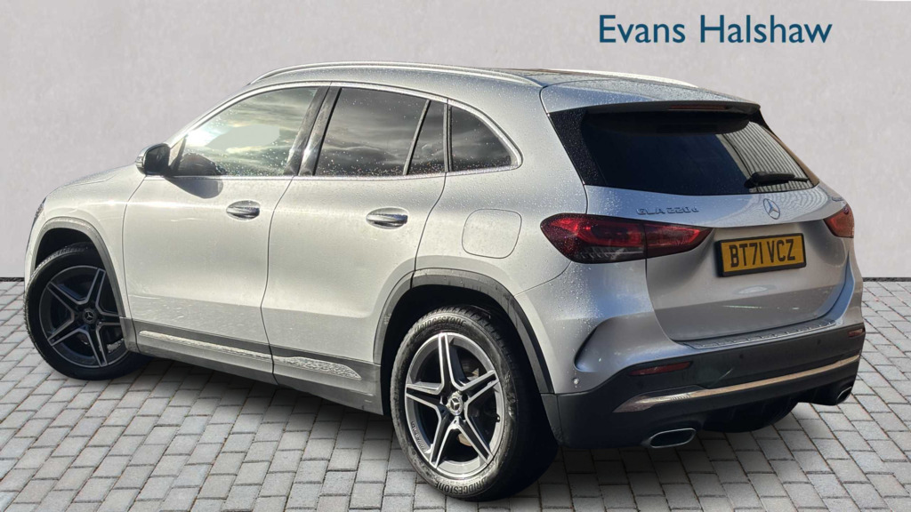 Mercedes-Benz GLA Class 220D 4Matic Amg Line Premium Plus 2021 BT71VCZ Silver #3