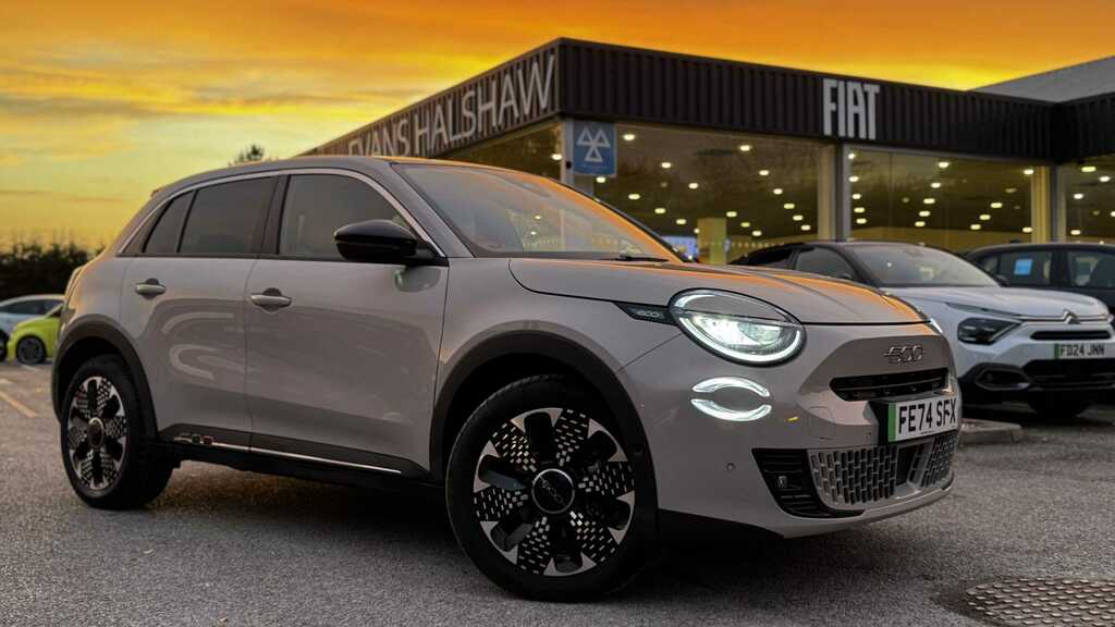 Fiat 600e 115Kw La Prima 54Kwh 2024 Brown