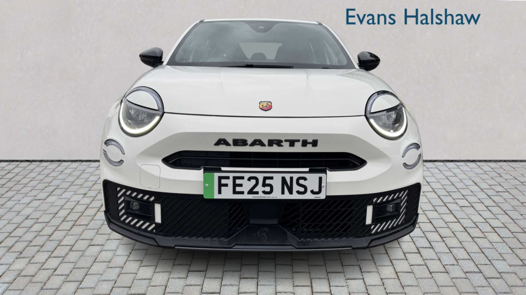 Abarth 600e 175Kw 54Kwh 2025 White #6