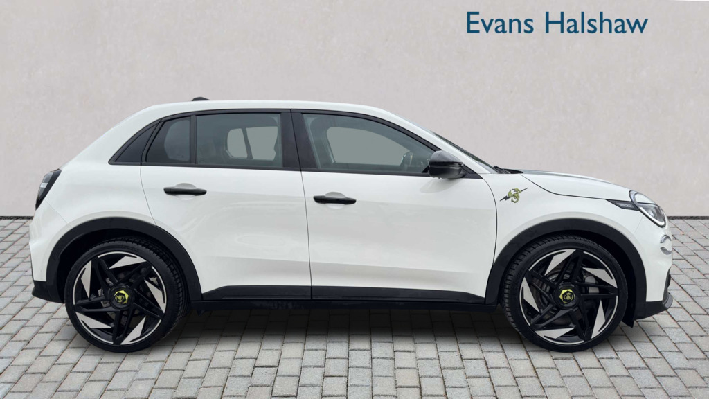Abarth 600e 175Kw 54Kwh 2025 White #4
