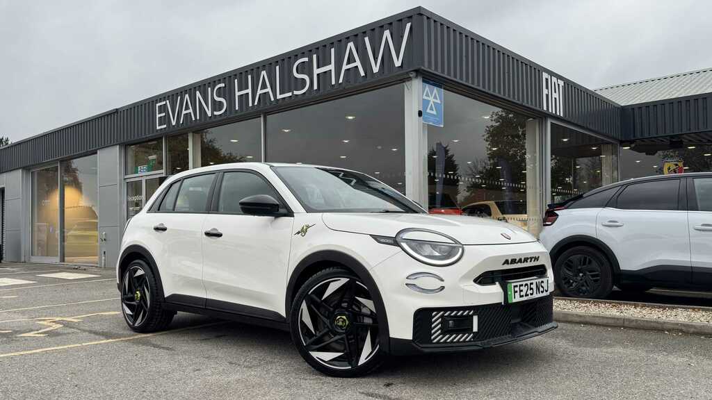 Abarth 600e 175Kw 54Kwh 2025 White
