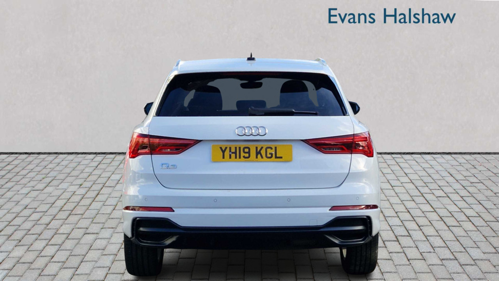 Audi Q3 35 Tfsi S Line 2019 YH19KGL White #4