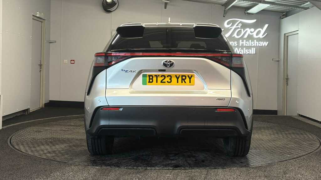 Toyota bZ4X 160Kw Premiere Edition 71.4Kwh Awd 2023 Silver #6