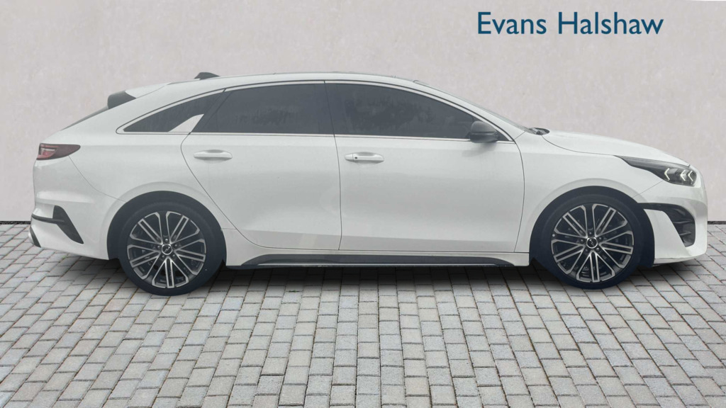 Kia Proceed 1.5T Gdi Isg 138 Gt-line S Dct 2024 FMZ6591 White #3