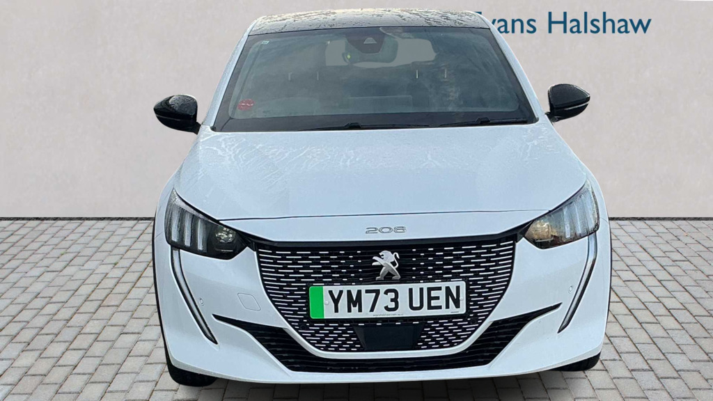 Peugeot e-208 100Kw Gt 50Kwh 2024 YM73UEN White #4