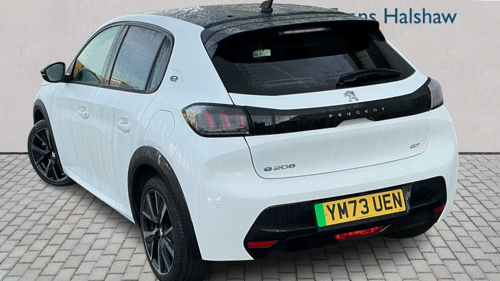 Peugeot e-208 100Kw Gt 50Kwh 2024 YM73UEN White #2
