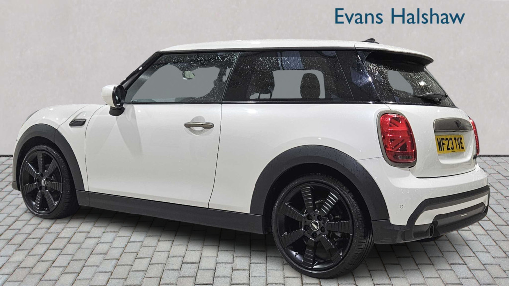 Mini Hatch 1.5 Cooper Resolute Edition 2023 WF23TVE White #2