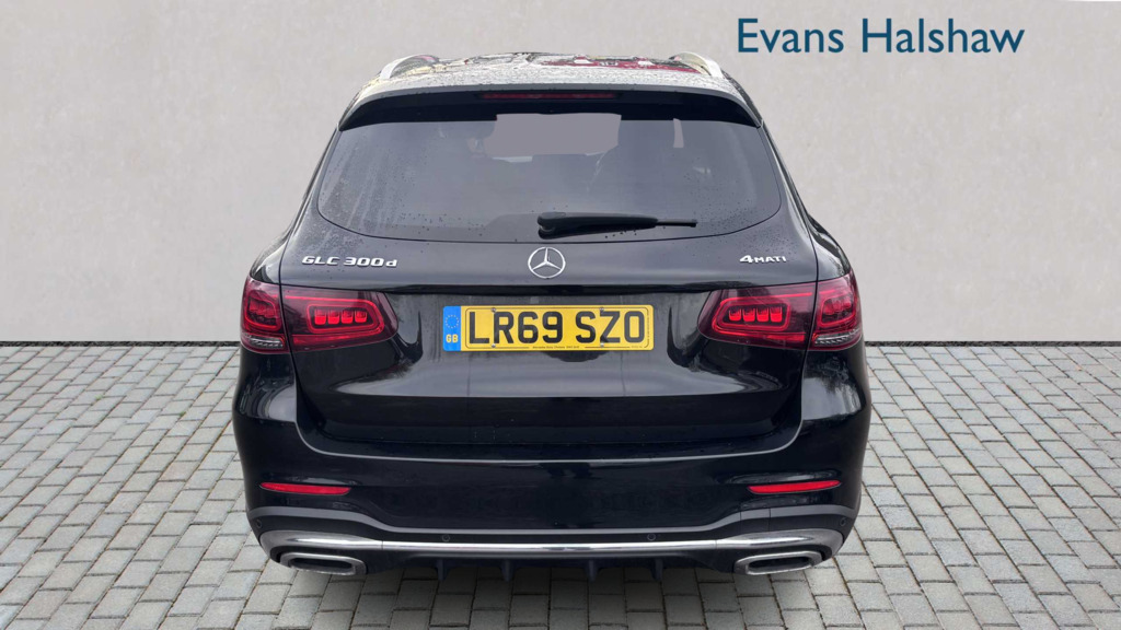 Mercedes-Benz GLC Class 300D 4Matic Amg Line Premium 9G-tronic 2019 LR69SZO Black #4