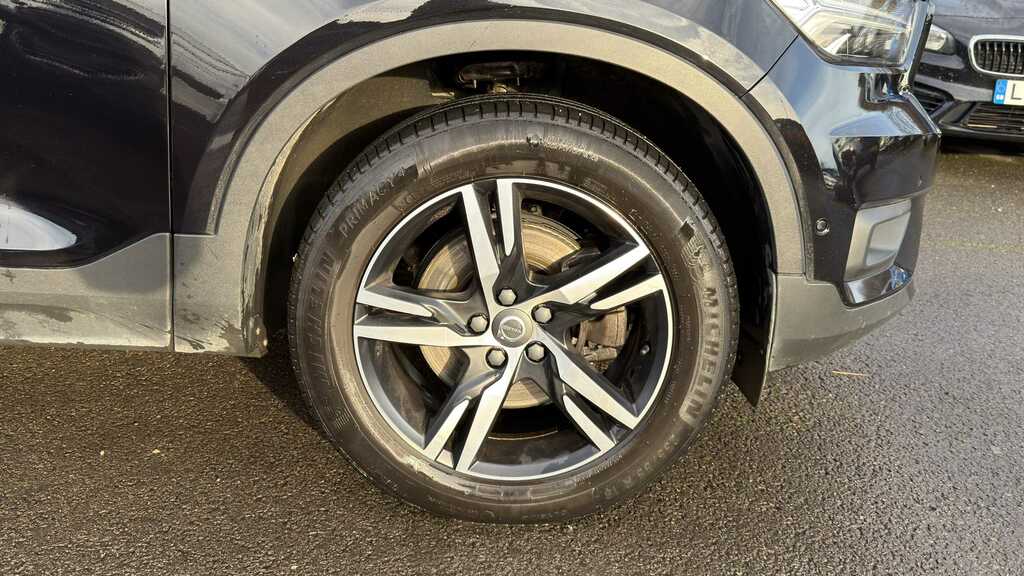Volvo XC40 2.0 B4p R Design Awd 2020 FD70DZW Black #5