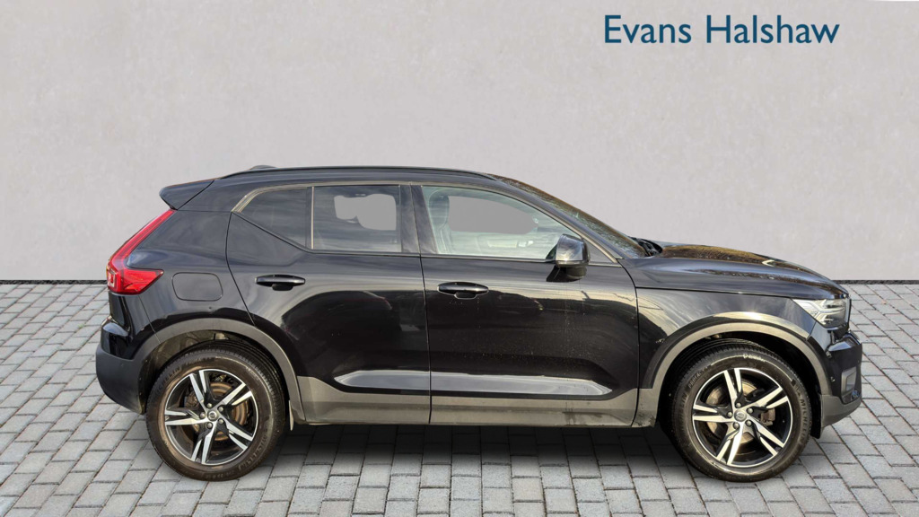 Volvo XC40 2.0 B4p R Design Awd 2020 FD70DZW Black #4