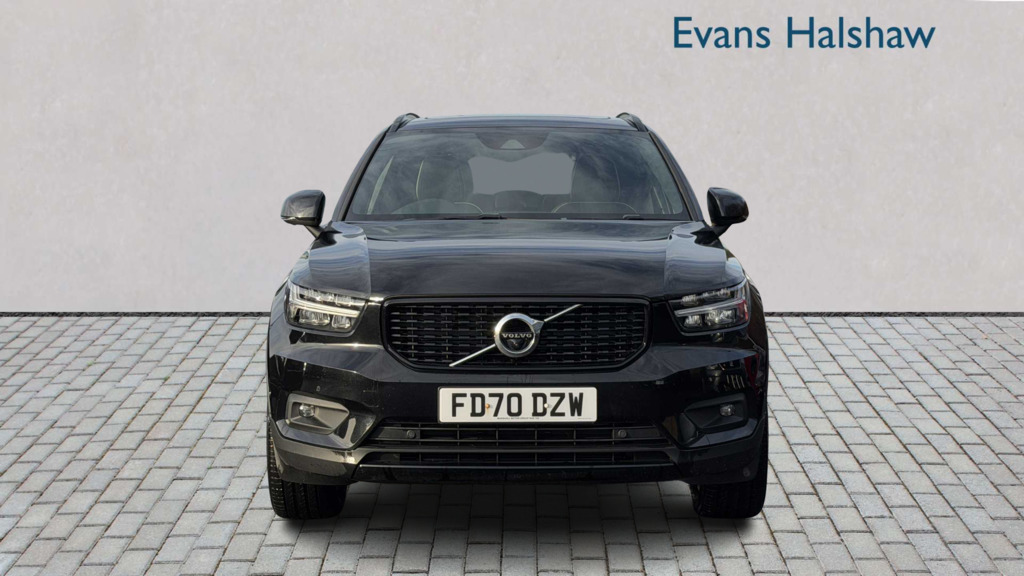 Volvo XC40 2.0 B4p R Design Awd 2020 FD70DZW Black #2