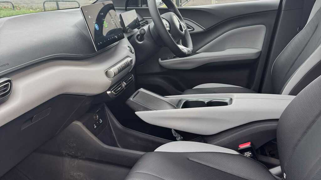 Byd Dolphin 65Kw Active 30Kwh 2025 DL75YCC Black #4