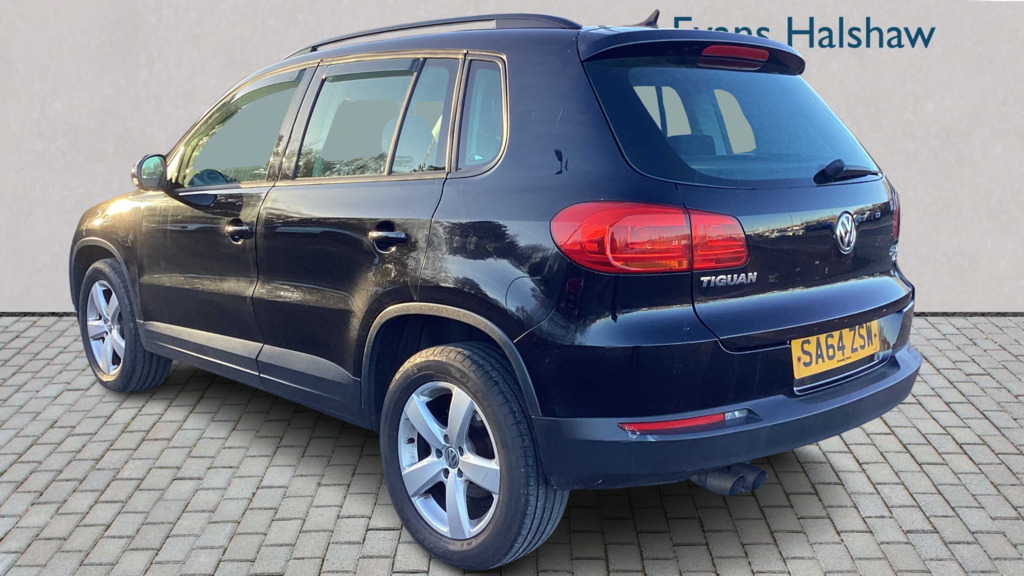 Volkswagen Tiguan 2.0 Tdi Bluemotion Tech S 2Wd 2014 SA64ZSW Black #4