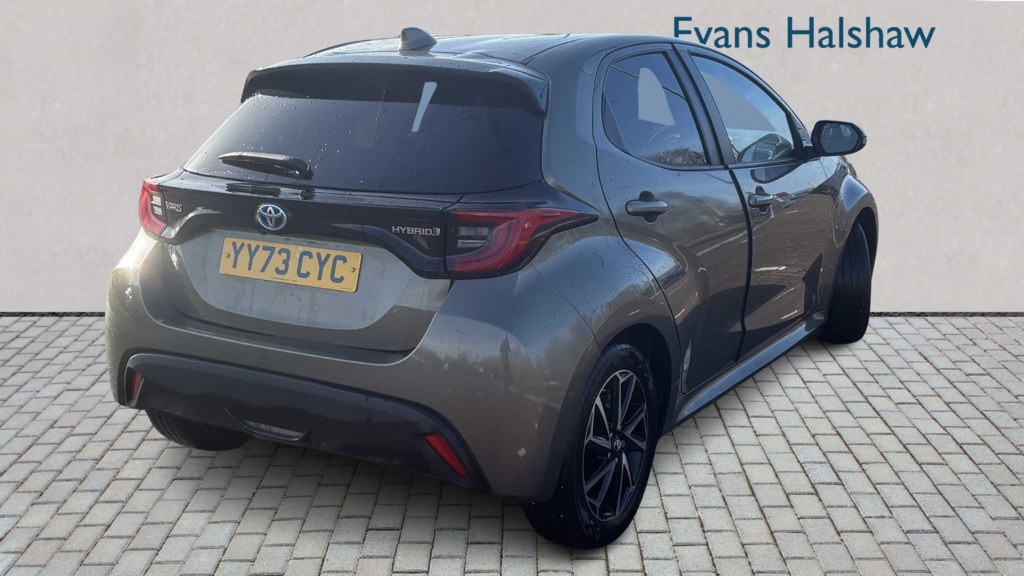Toyota Yaris 1.5 Hybrid Design Cvt 2023 YY73CYC Brown #4