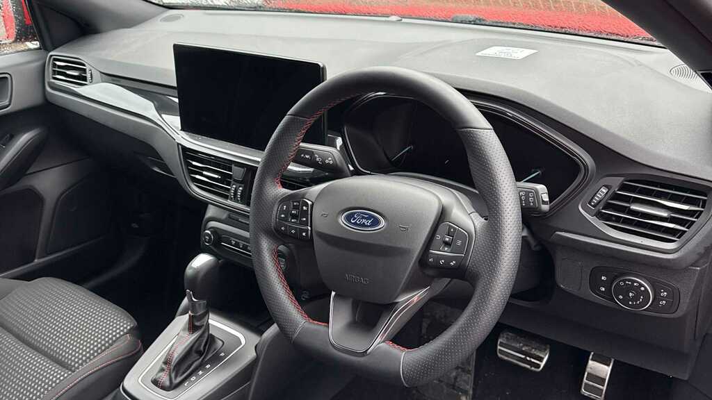 Ford Focus 1.0 Ecoboost Hybrid Mhev 155 St-line 2024 EJ74ORU Red #3