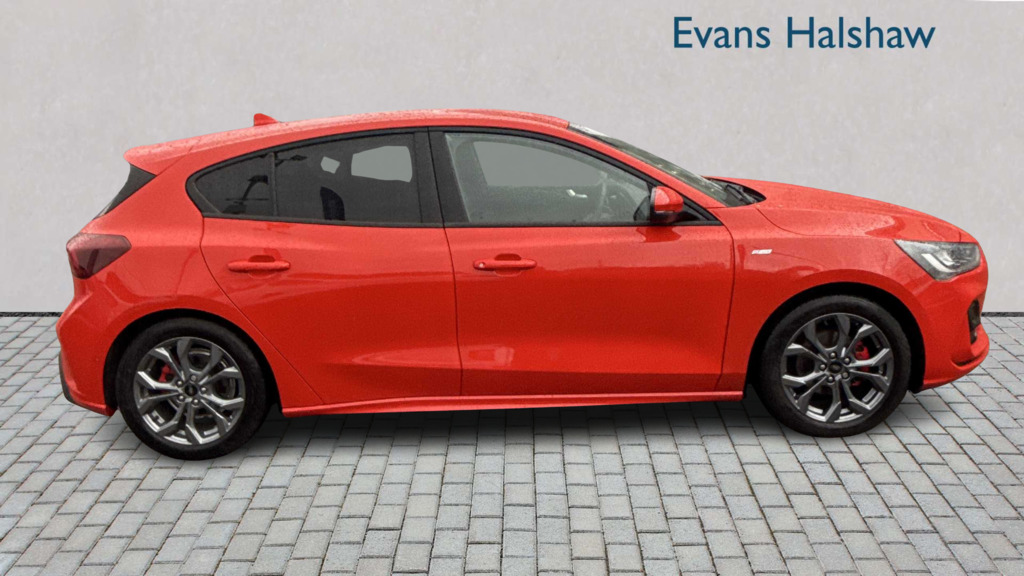 Ford Focus 1.0 Ecoboost Hybrid Mhev 155 St-line 2024 EJ74ORU Red #4