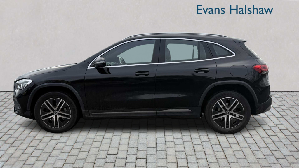 Mercedes-Benz GLA Class 200D Sport 2021 Black #5