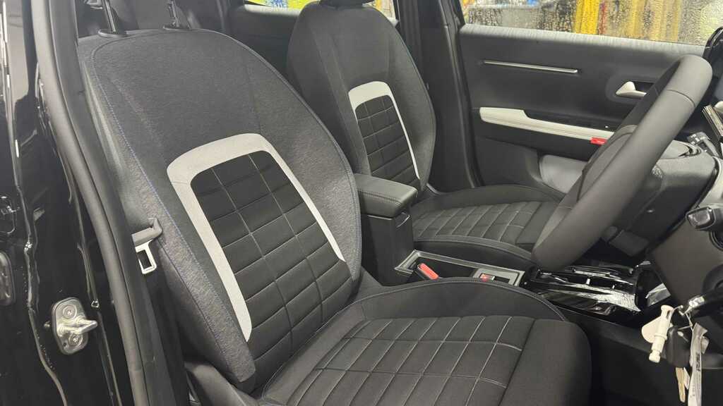 Citroen C3 1.2 Hybrid 110 Plus E-dcs6 2025 Black #2