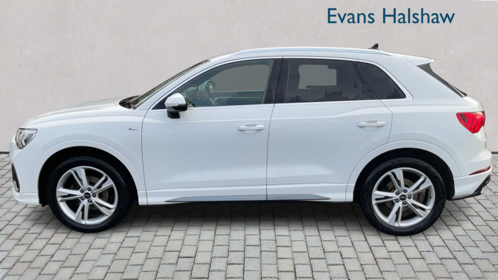 Audi Q3 35 Tfsi S Line S Tronic 2022 MA72YJU White #3