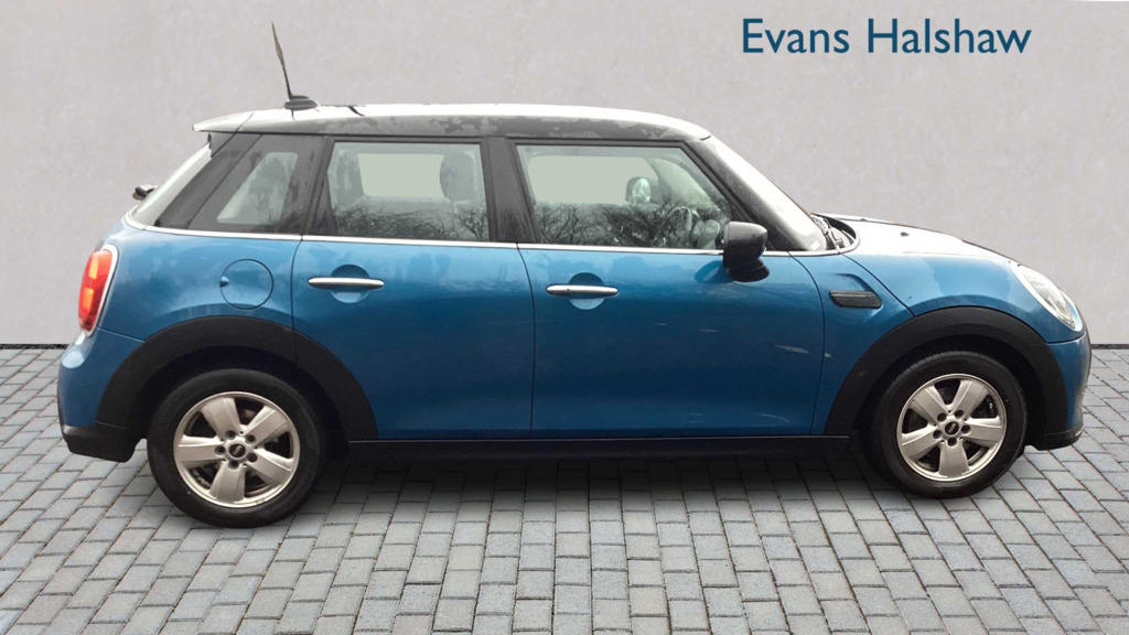 Mini Hatch 1.5 Cooper Classic Premium 2023 CK73OPU Blue #5
