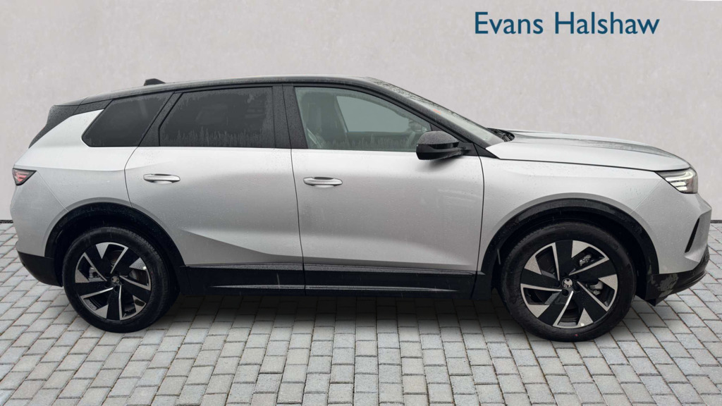 Vauxhall Grandland 157Kw Gs 73Kwh 2025 CF75KHA Silver #4
