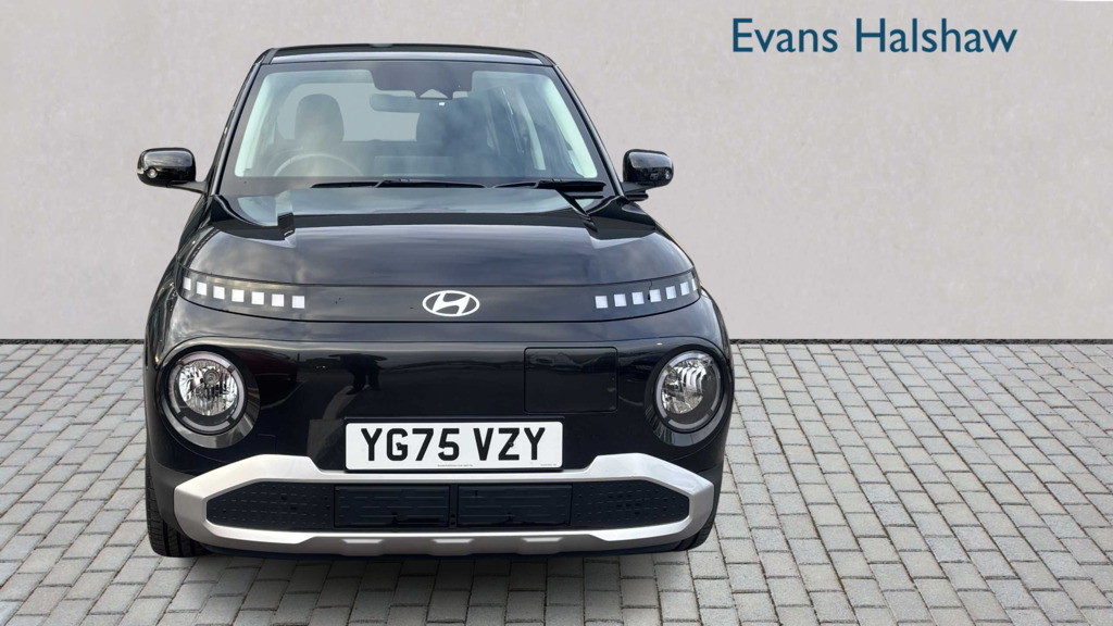Hyundai Inster 71Kw 01 42Kwh 2025 YG75VZY Black #4
