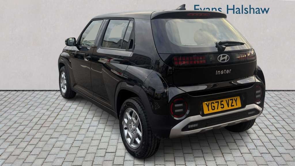 Hyundai Inster 71Kw 01 42Kwh 2025 YG75VZY Black #2