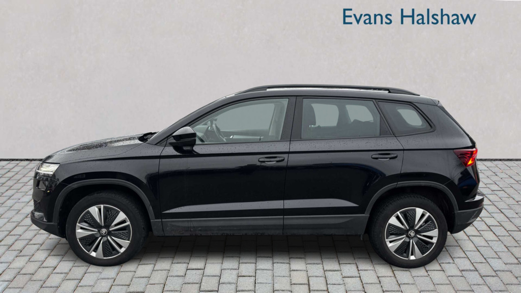 Skoda Karoq 1.5 Tsi Se Drive Dsg 2022 BG72OFN Black #4