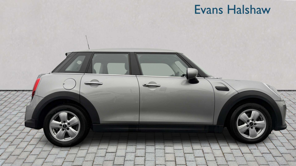 Mini Hatch 1.5 Cooper Classic 2022 LO72AVF Silver #5